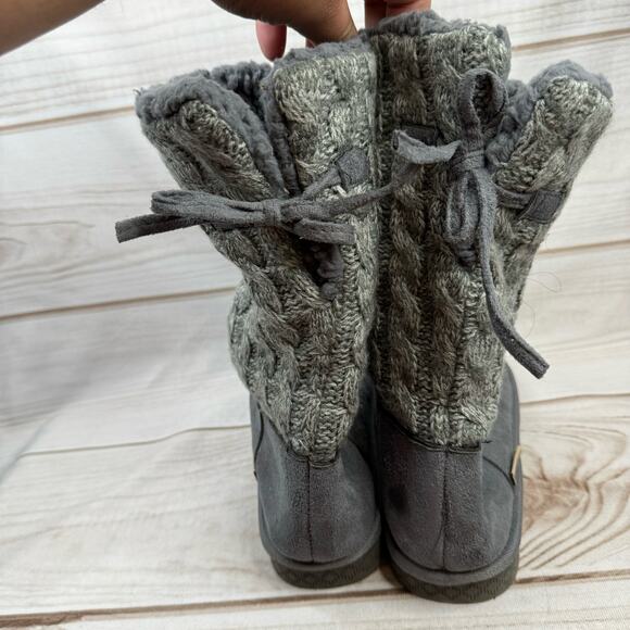 Muk Luks Gray Sherpa Lined Sweater Boots Size 9 - Picture 9 of 12